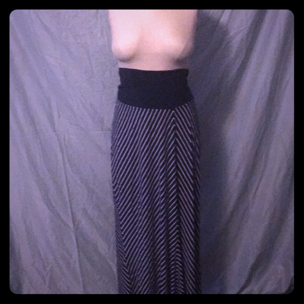 *Maternity* Maxi Skirt